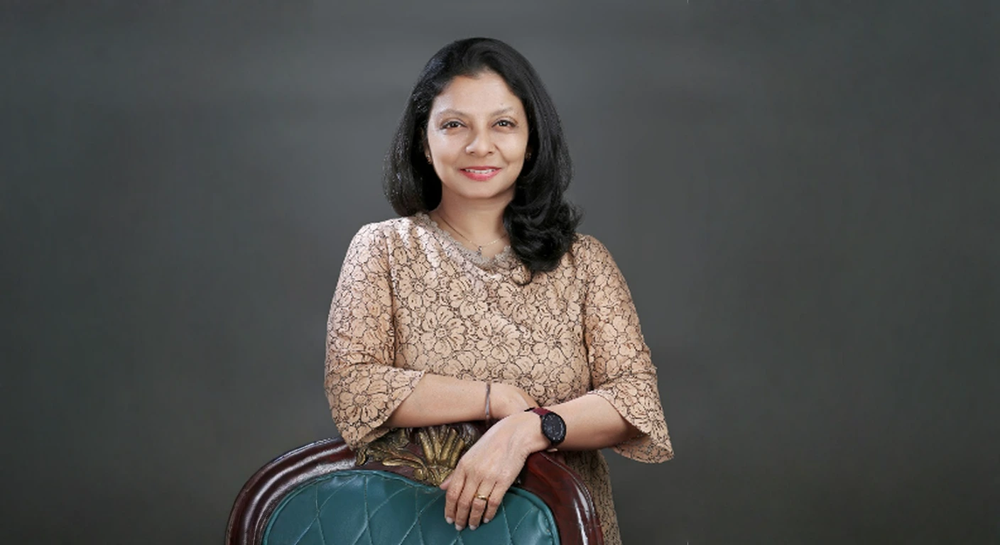 Portrait of Shalini Raghaviah, a communications coach and expert helping businesses create impactful and investor-ready pitches.