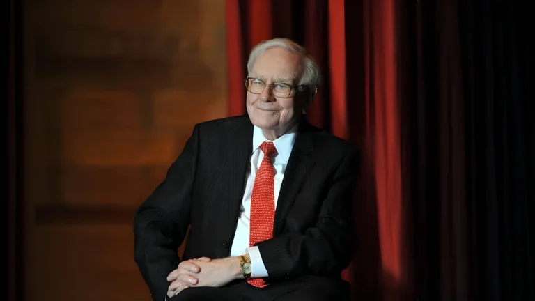 Warren Buffett’s Evergreen Wisdom: 6 Investing Lessons for Every Market Cycle