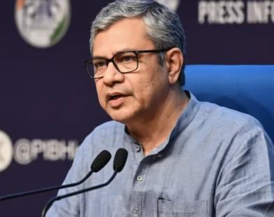 Ashwini Vaishnaw approves multiple ₹7172 crore projects across nine states and UTs!