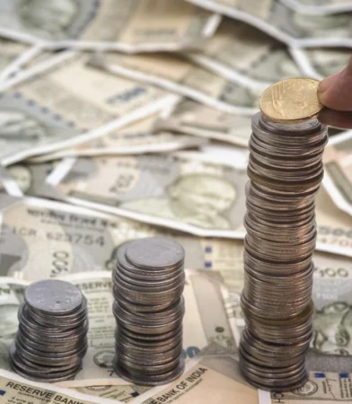 rupee weakens crude oil